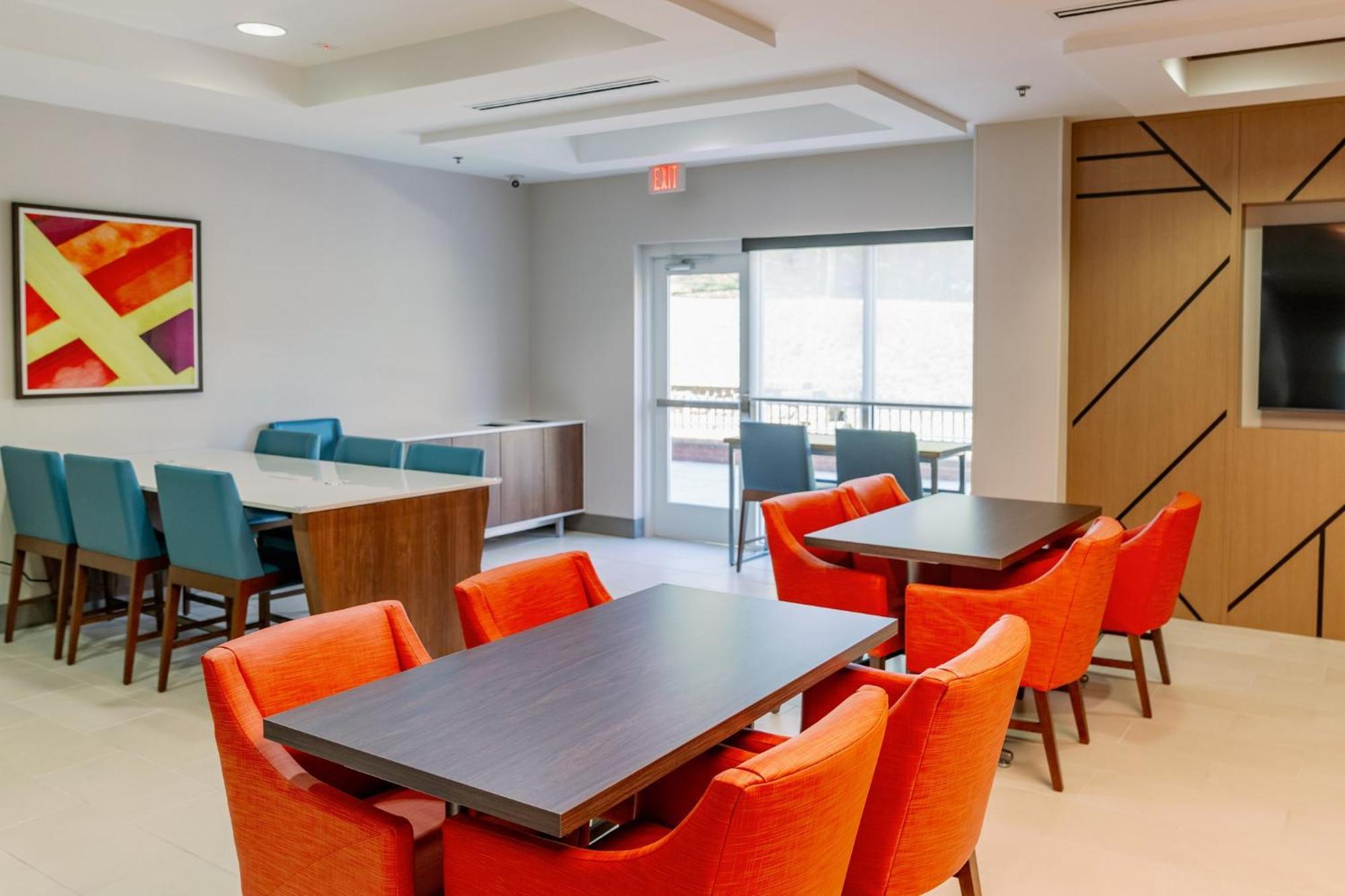 Holiday Inn Express Hotel Raleigh Southwest By Ihg Luaran gambar