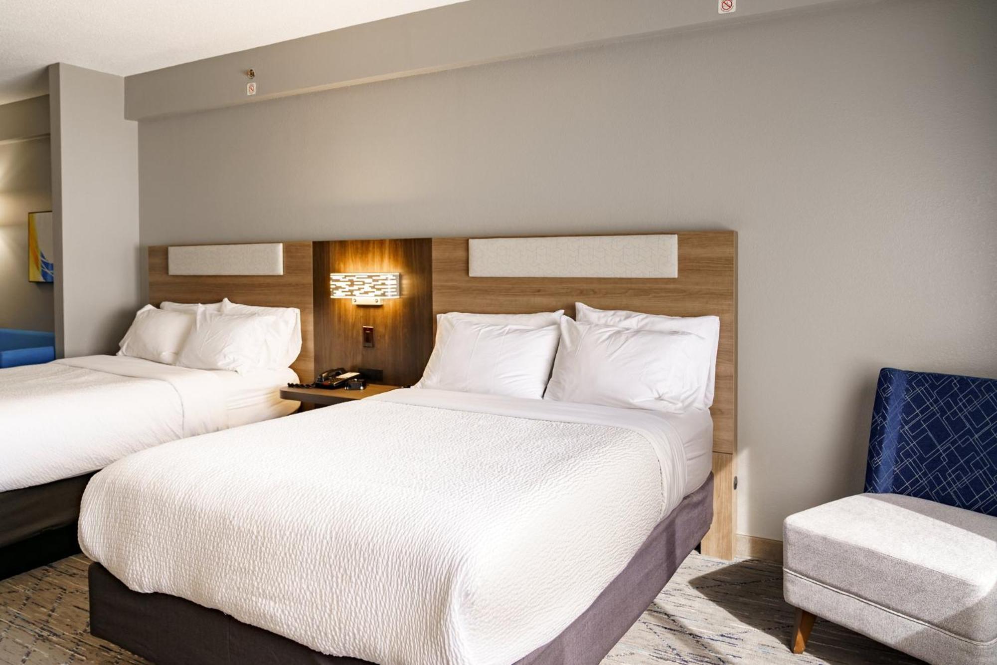Holiday Inn Express Hotel Raleigh Southwest By Ihg Luaran gambar