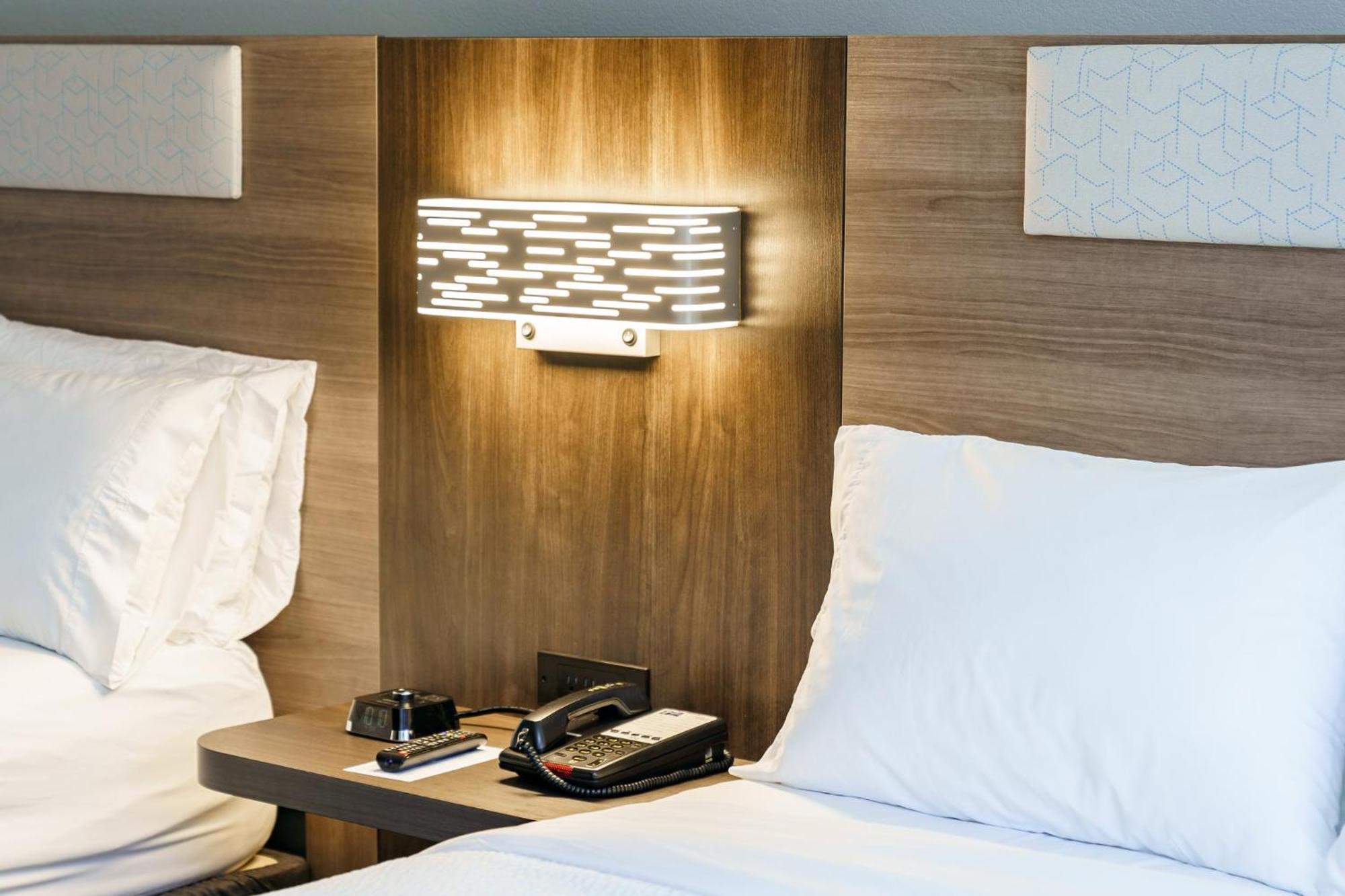 Holiday Inn Express Hotel Raleigh Southwest By Ihg Luaran gambar