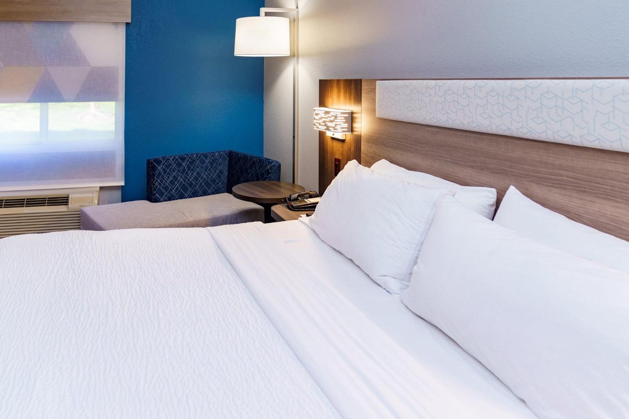 Holiday Inn Express Hotel Raleigh Southwest By Ihg Luaran gambar